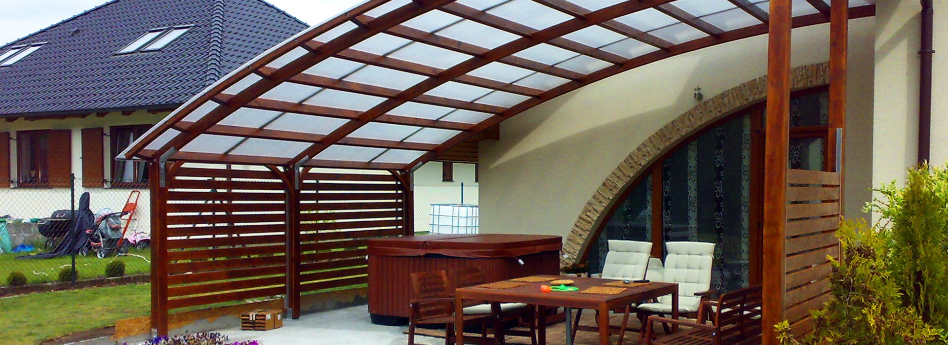 Pergola made of wood open without roofing